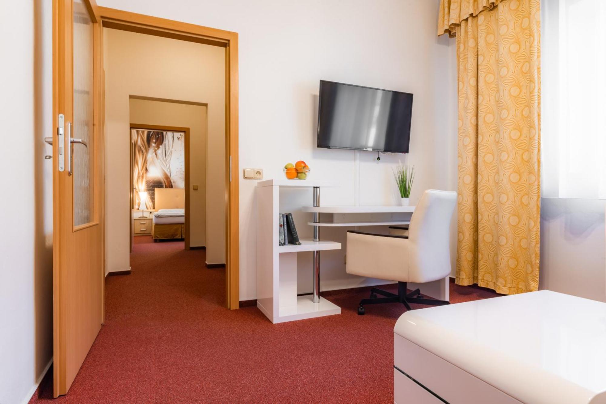Hotel Schwarz Nove Hamry Bagian luar foto