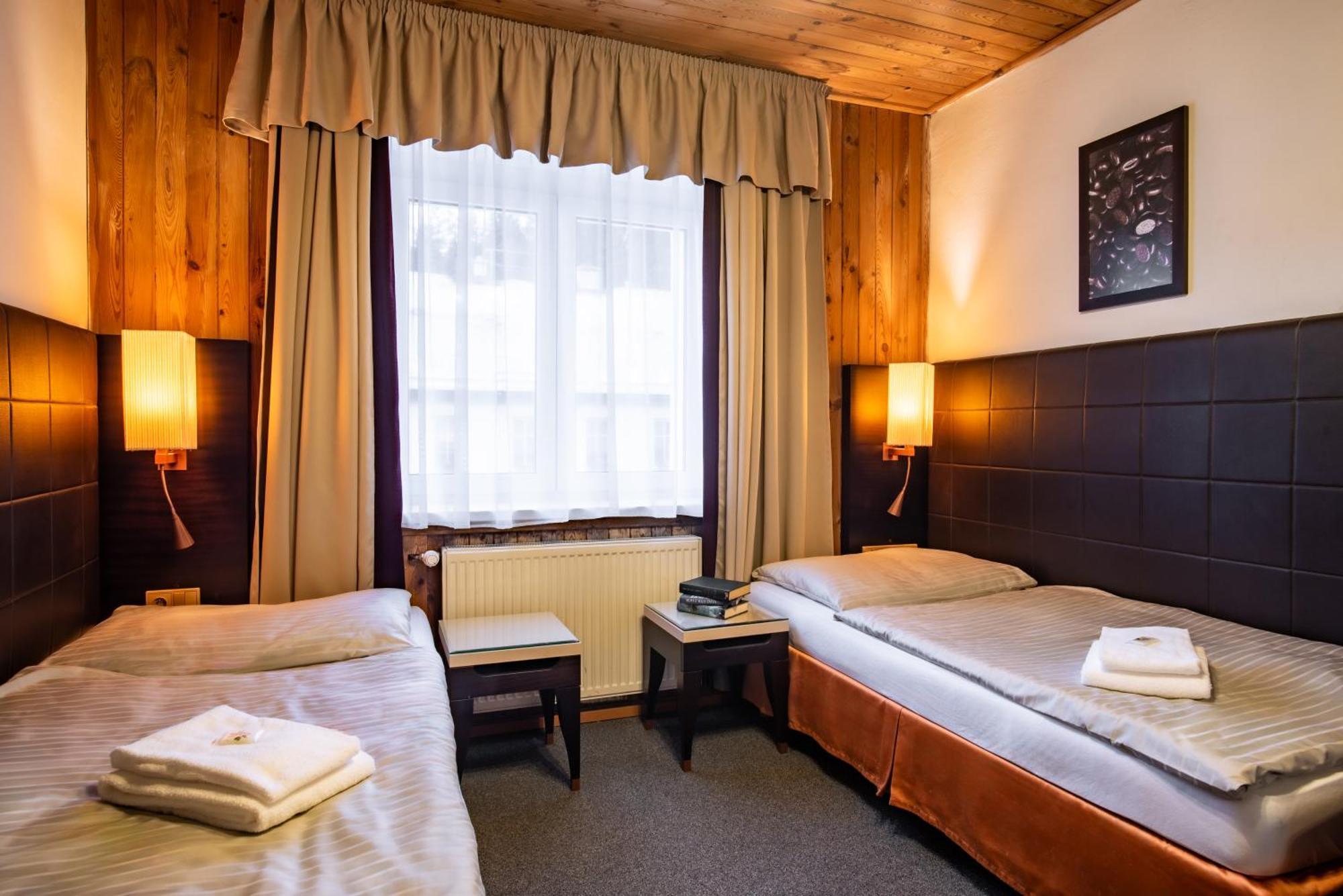 Hotel Schwarz Nove Hamry Bagian luar foto