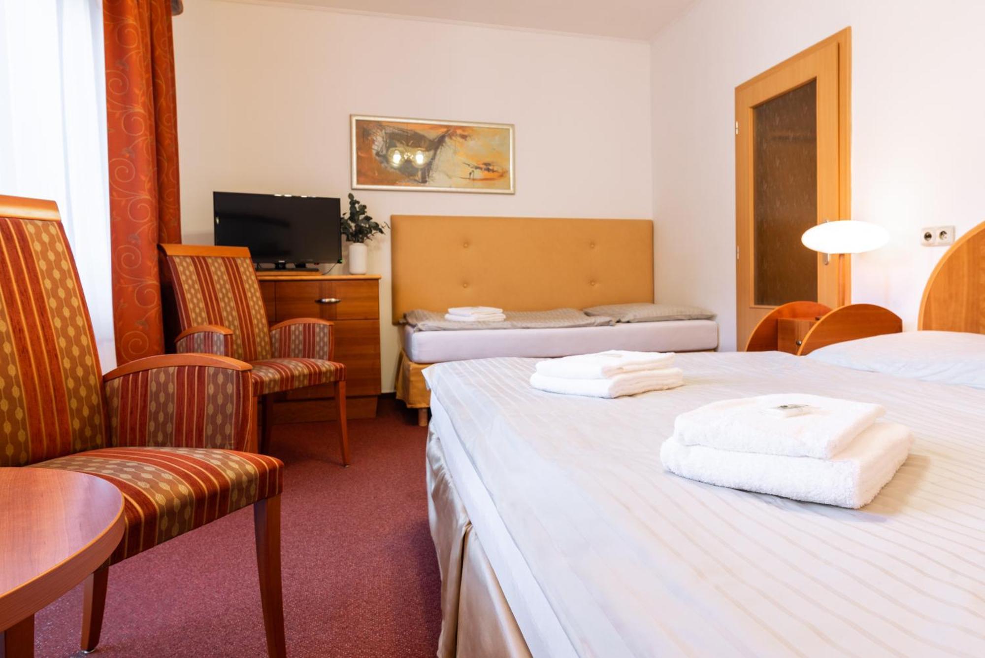 Hotel Schwarz Nove Hamry Bagian luar foto