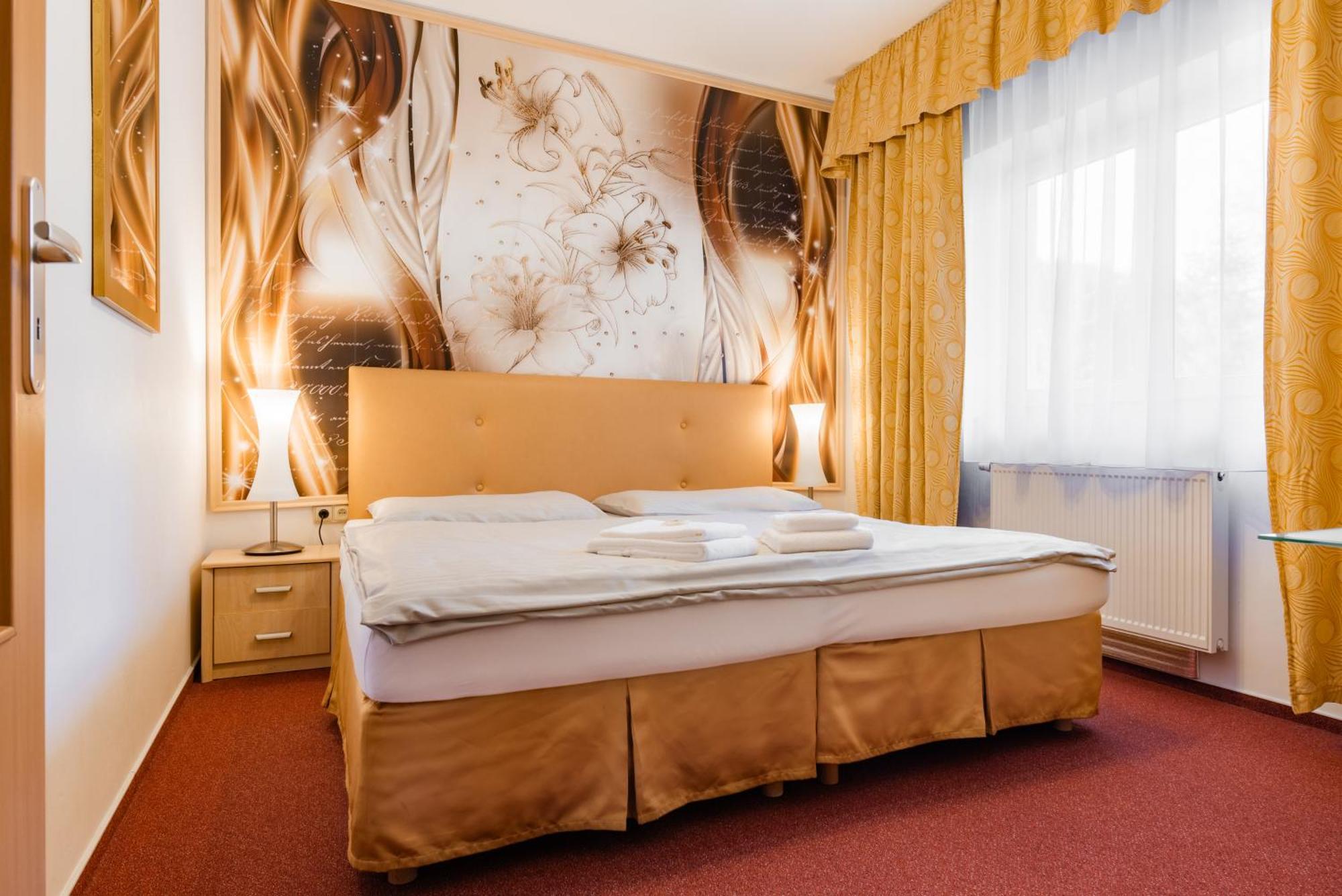 Hotel Schwarz Nove Hamry Bagian luar foto