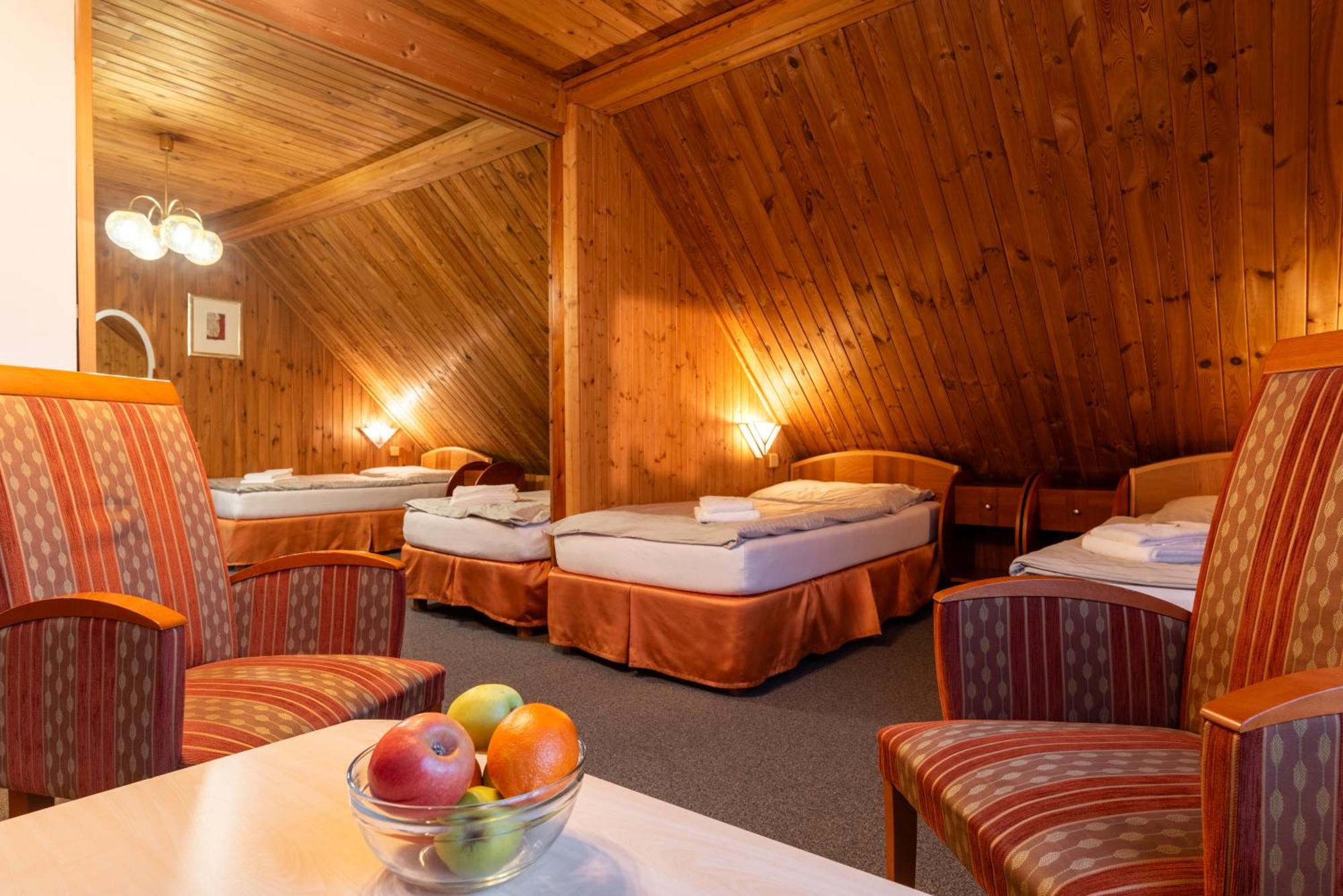 Hotel Schwarz Nove Hamry Bagian luar foto